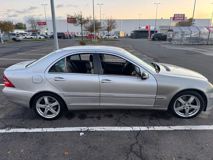 Mercedes-Benz C 320