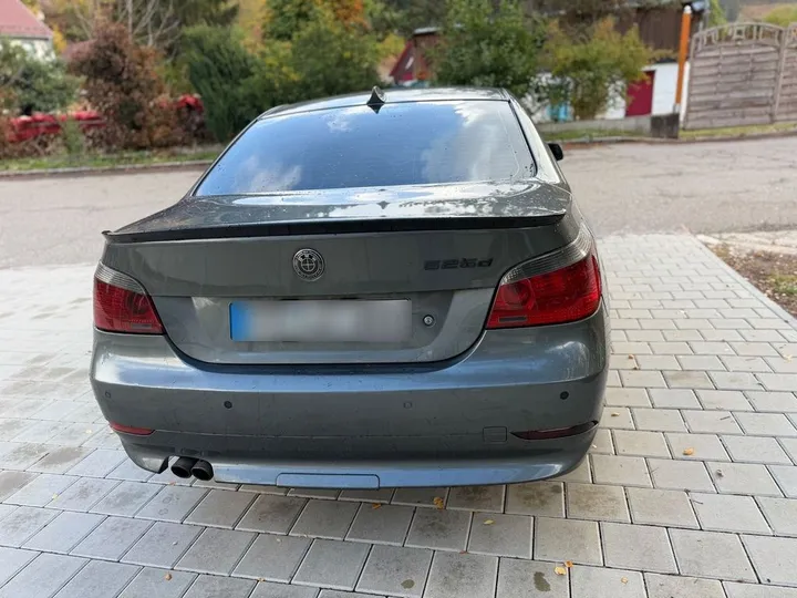 BMW 525