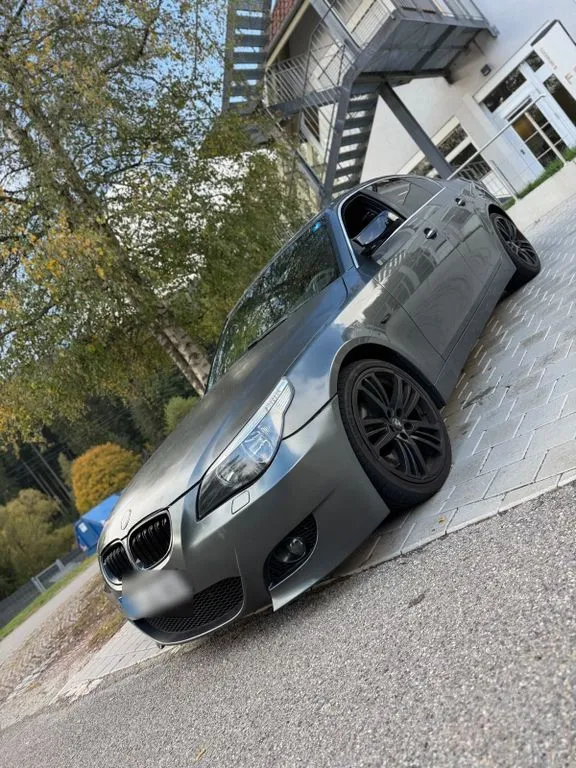 BMW 525