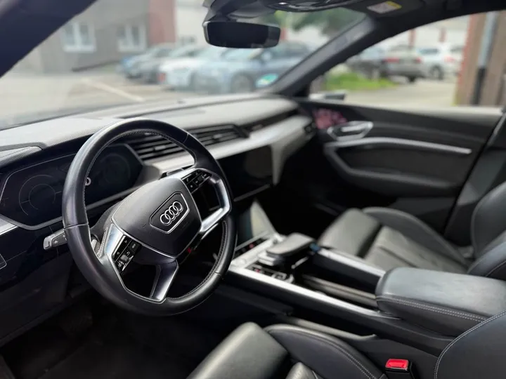 Audi e-tron