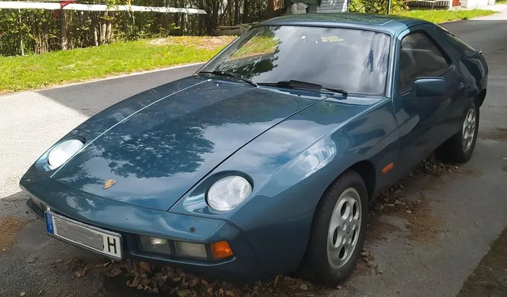 Porsche 928