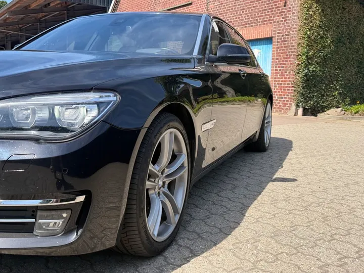 BMW 760
