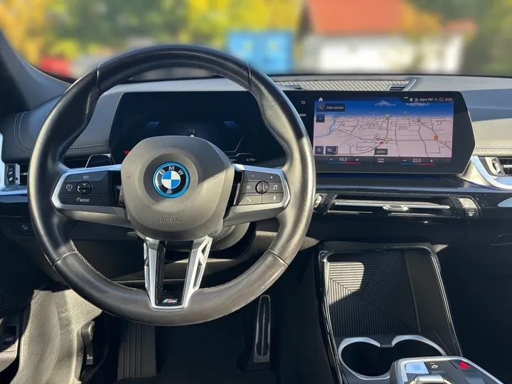 BMW iX1