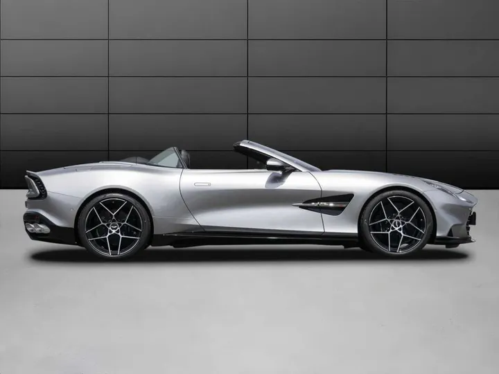 Aston Martin Vanquish