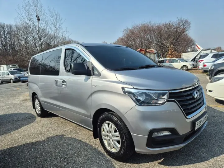 Hyundai Starex