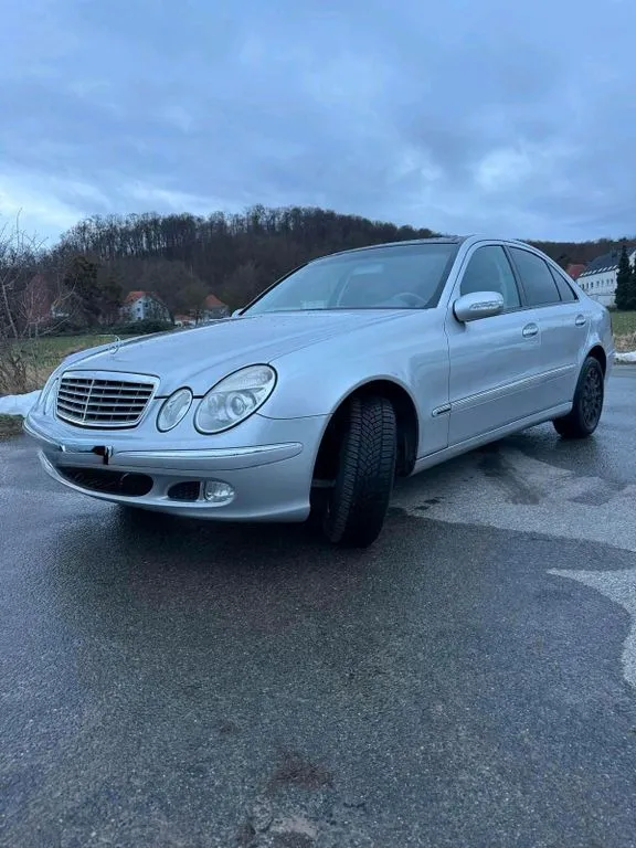 Mercedes-Benz E 220