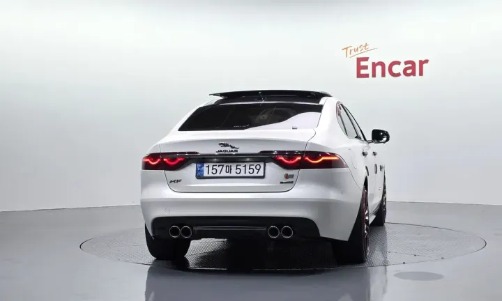 Jaguar XF
