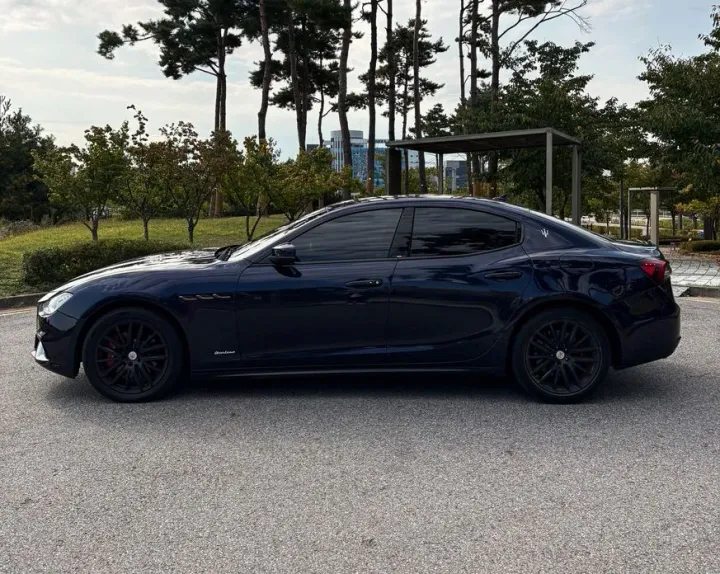 Maserati Ghibli