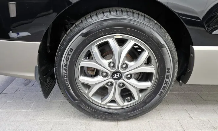 Hyundai Starex