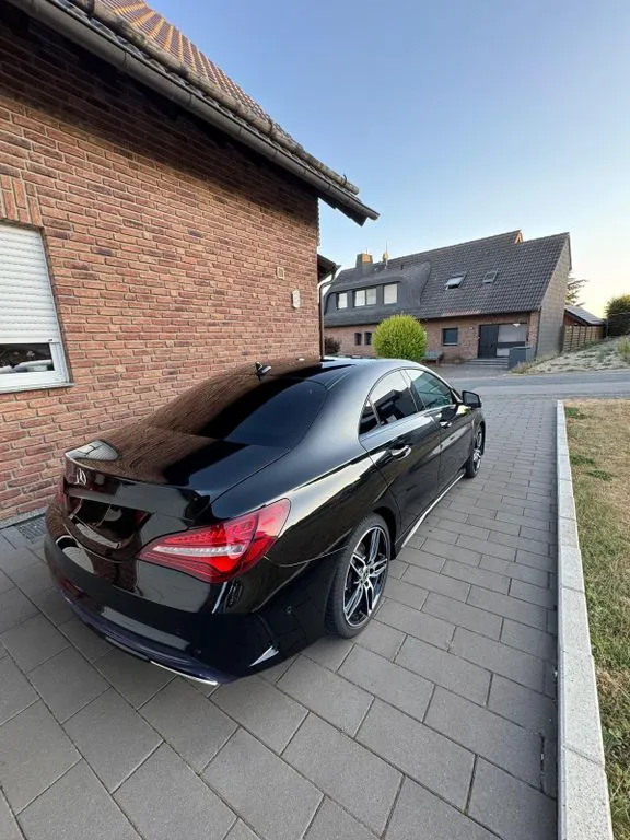 Mercedes-Benz CLA 200