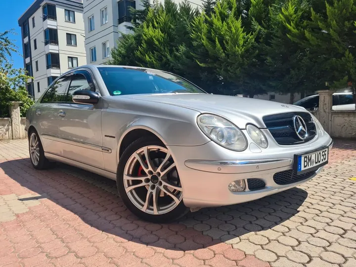 Mercedes-Benz E 200