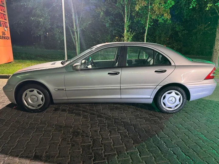 Mercedes-Benz C 180