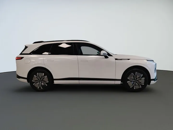 XPENG G9