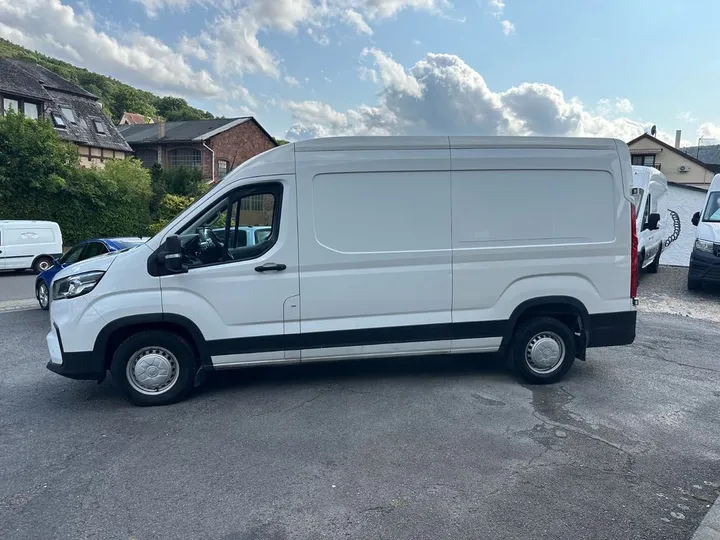 Maxus Deliver 9
