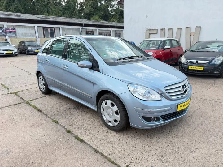 Mercedes-Benz B 200