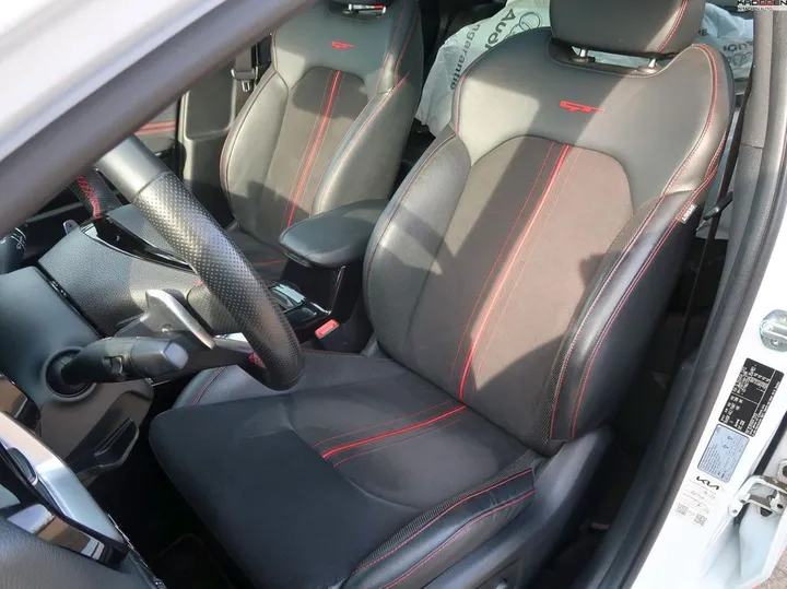 Kia pro cee'd / ProCeed