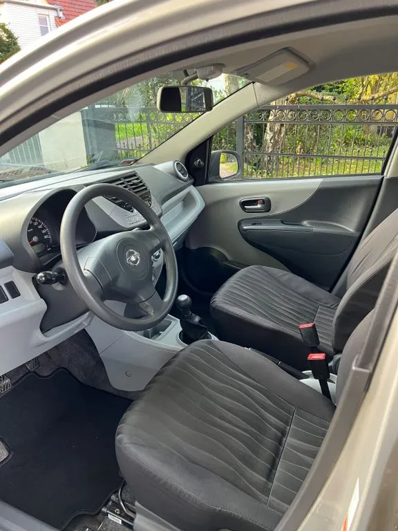 Nissan Pixo