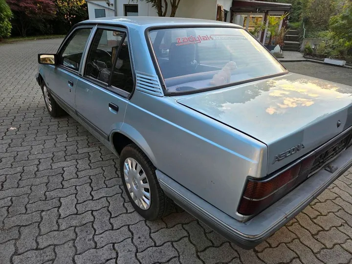 Opel Ascona