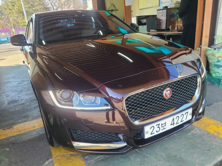 Jaguar XF