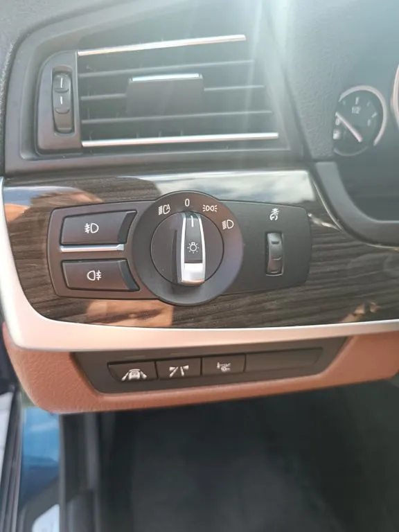 BMW 528
