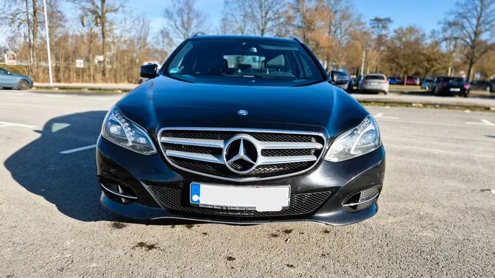 Mercedes-Benz E 220