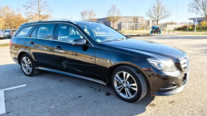 Mercedes-Benz E 220