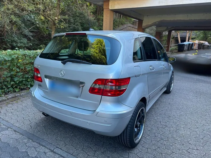 Mercedes-Benz B 170
