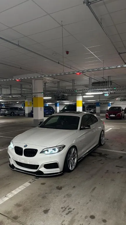 BMW M240i