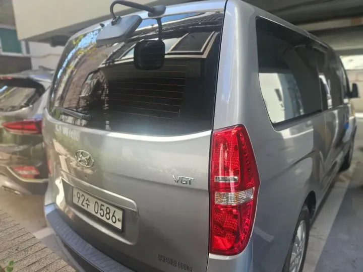 Hyundai Starex