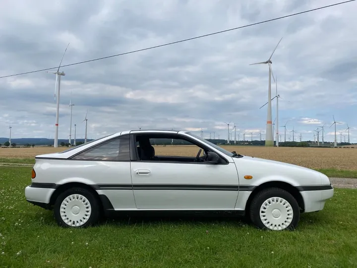 Nissan 100 NX