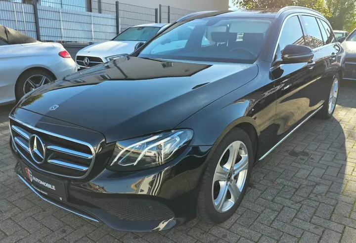 Mercedes-Benz E 220