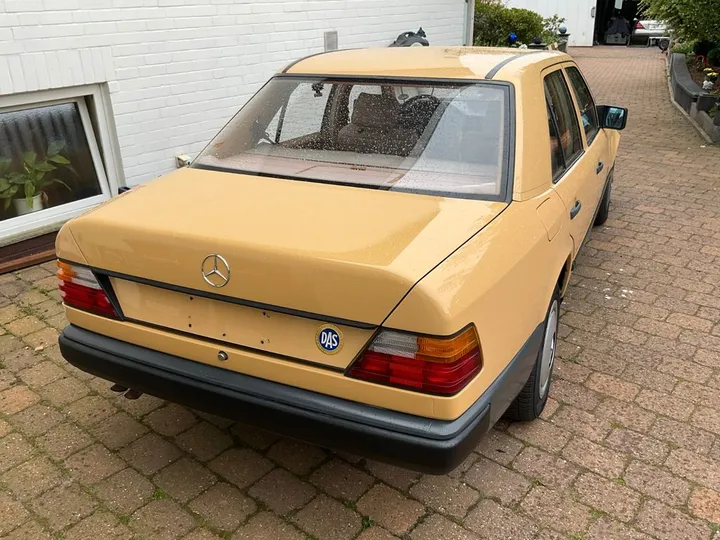 Mercedes-Benz E 260