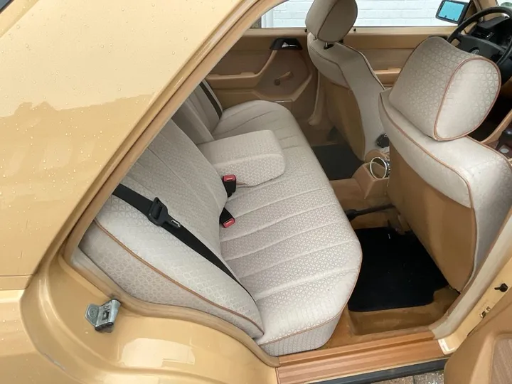 Mercedes-Benz E 260