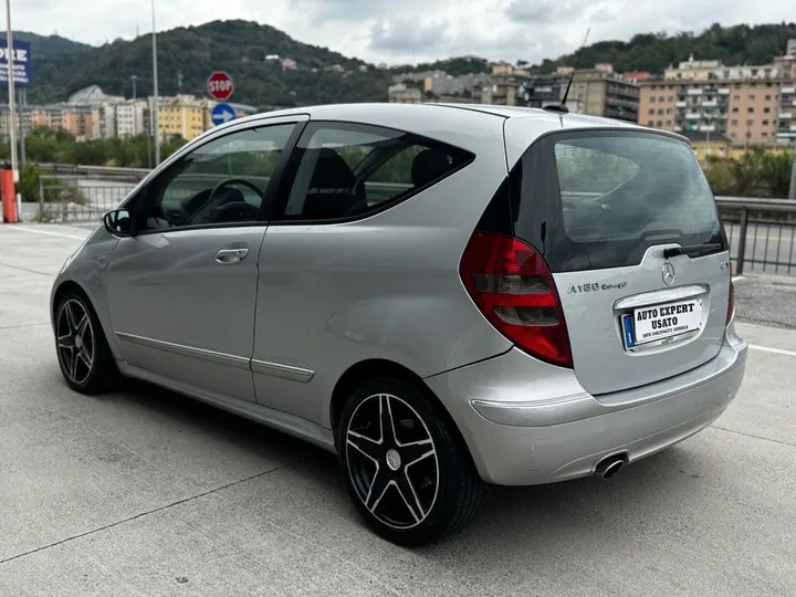 Mercedes-Benz A 180