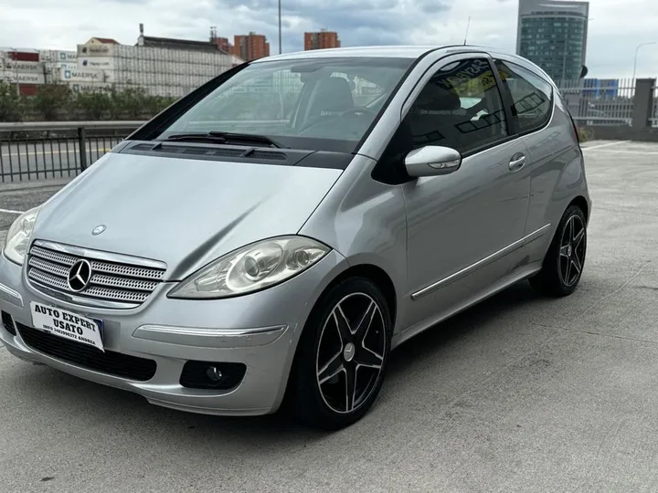 Mercedes-Benz A 180