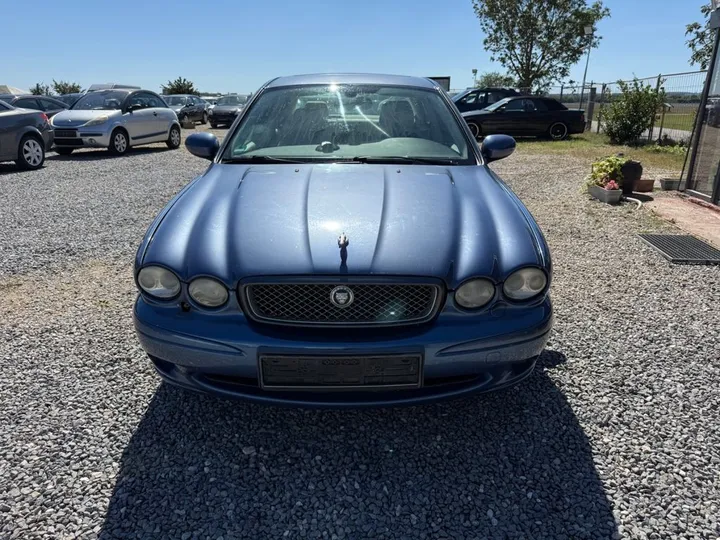 Jaguar X-Type