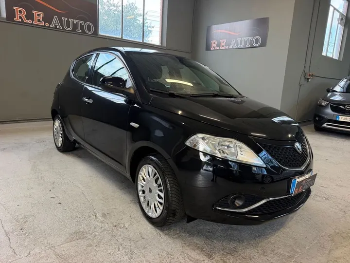 Lancia Ypsilon