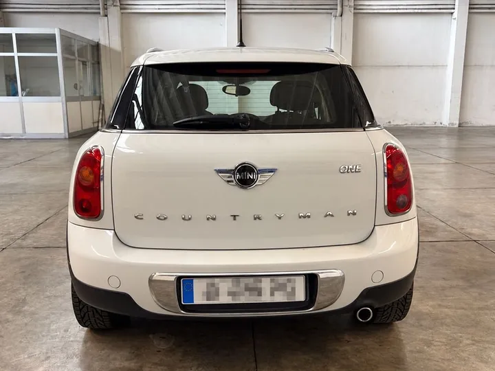 MINI One Countryman