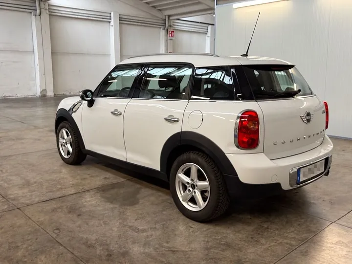 MINI One Countryman