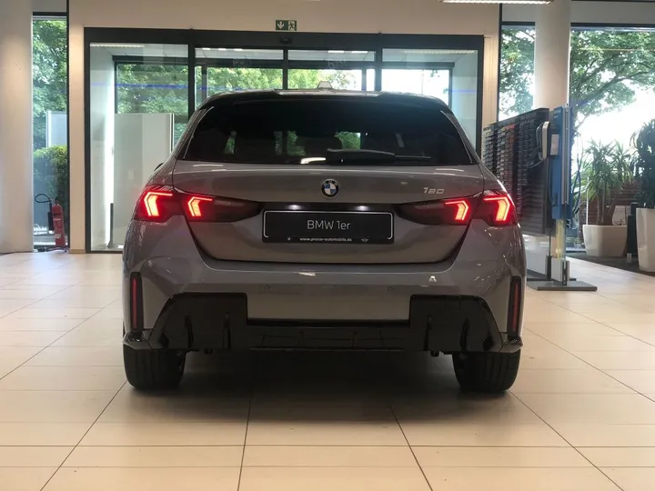 BMW 120