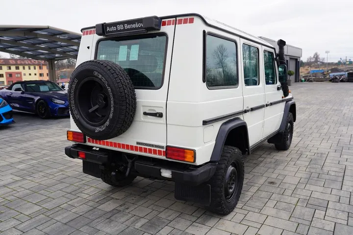 Mercedes-Benz G 300