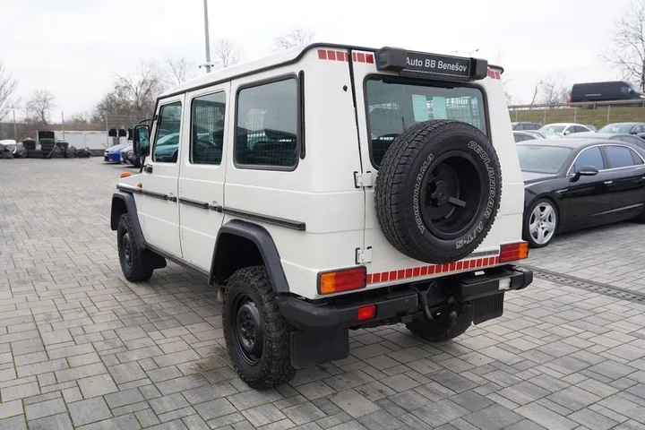 Mercedes-Benz G 300
