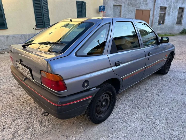 Ford Escort