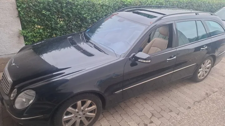 Mercedes-Benz E 320