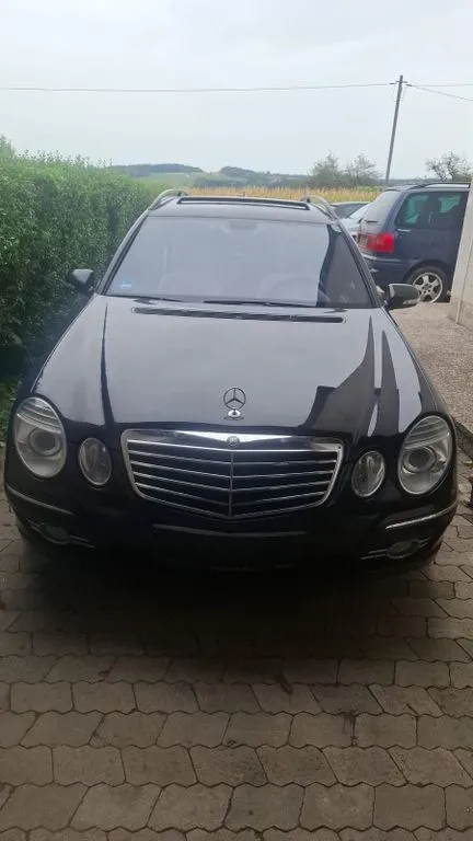Mercedes-Benz E 320