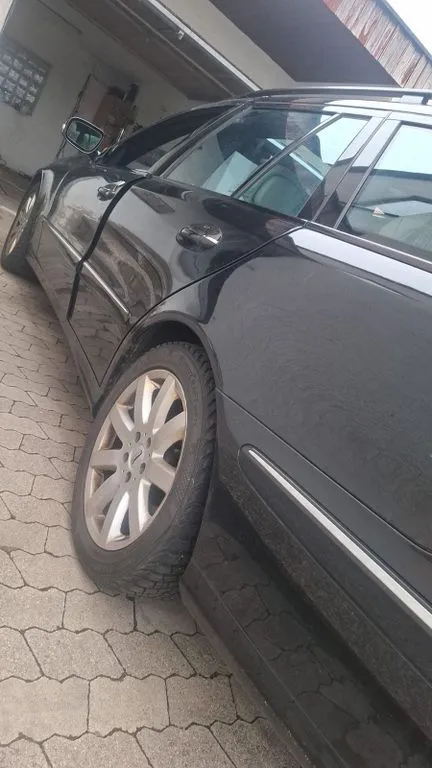 Mercedes-Benz E 320