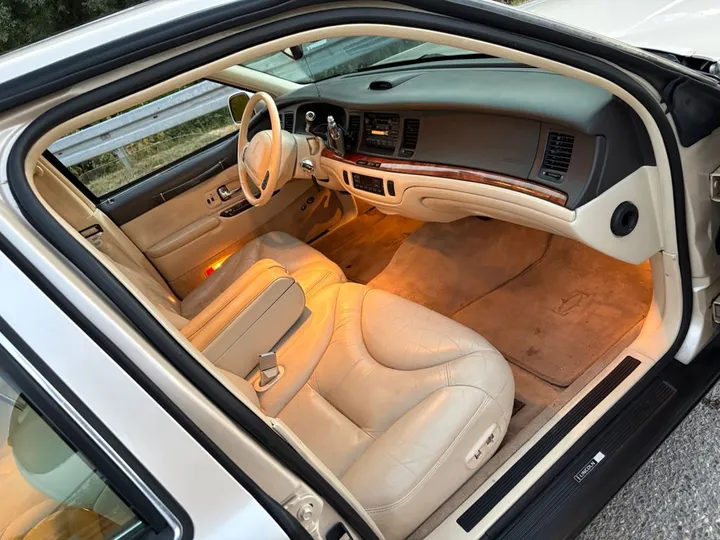 Lincoln Town Car