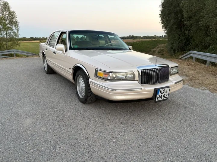 Lincoln Town Car