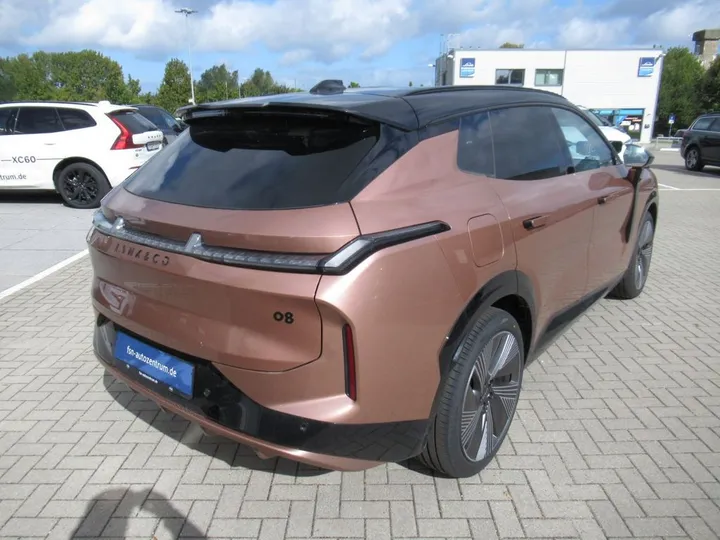 Lynk&Co 08
