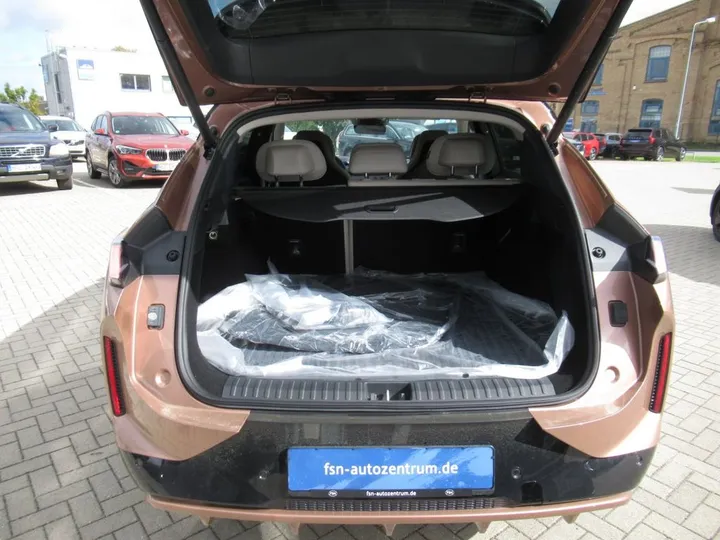 Lynk&Co 08
